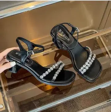 크리스탈 스트랩 샌들 블랙 24cm