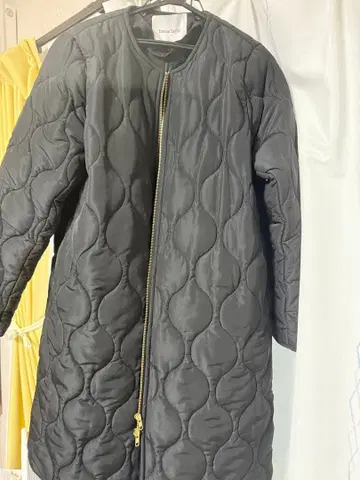 블랙 퀼팅 자켓 후드 부착