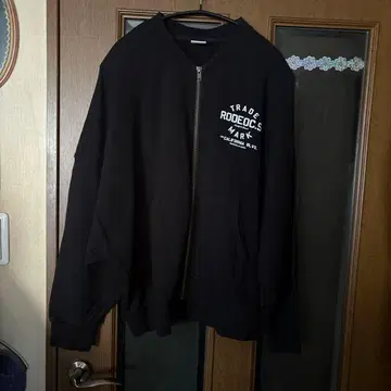 RODEO CROWNS 블랙 집업 맨투맨