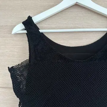 히로코코시노 블랙 메쉬 상의