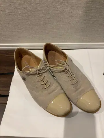 아르마니진스 베이지 스웨이드 레이스업 슈즈