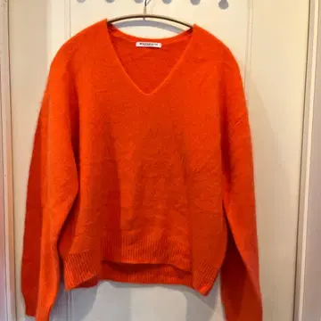 BEAUTY&YOUTH 오렌지 V넥 니트