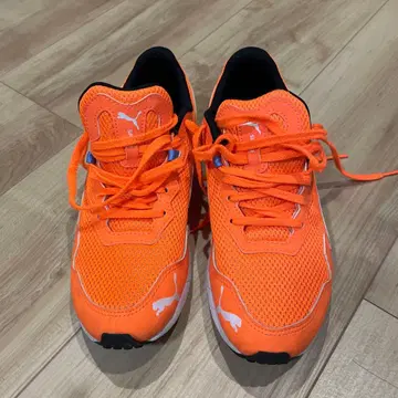 PUMA 오렌지 스니커즈