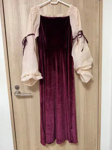 와인 레드 벨로아 원피스