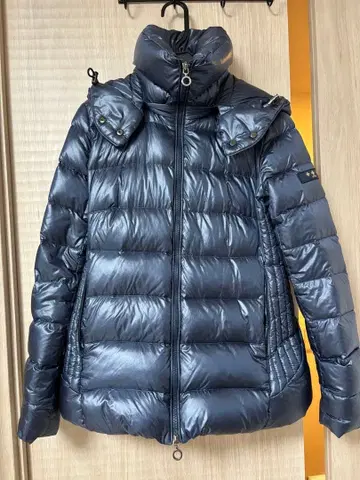 타트라스 TATRAS 다크 블루 후드 부착 다운 자켓