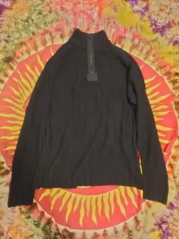 DKNY 하프 지퍼 스웨터 블랙