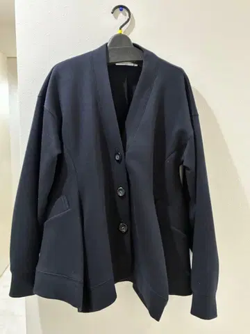 새상품급 나곤스탠스 플레어 가디건