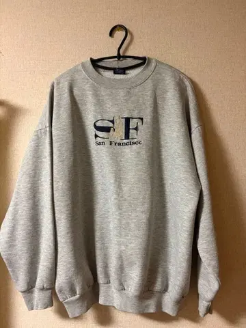 San Francisco 자수 장식 그레이 맨투맨