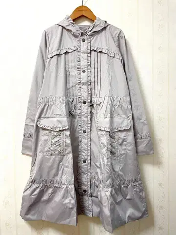 axes femme 프릴 달린 그레이 레인코트 수납 파우치 포함