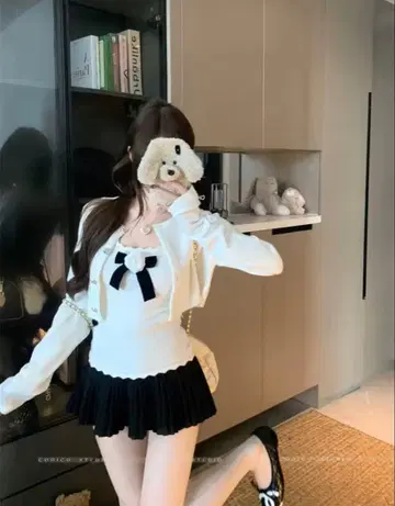 miu 상의 화이트 리본 포함