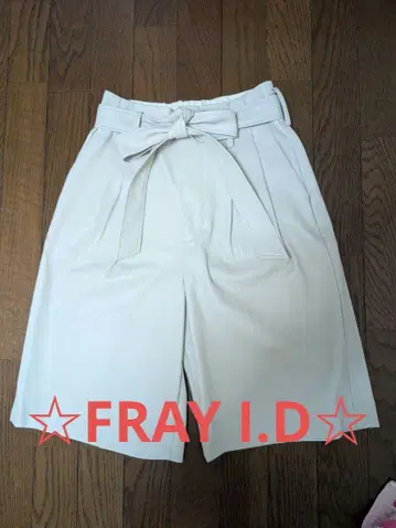 FRAY I.D 인조 가죽 하프 팬츠 0/1