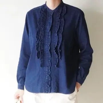 프릴 달린 네이비 긴팔 셔츠