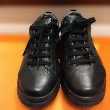 CAMPER 블랙 가죽 신발