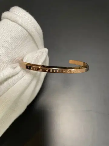 다니엘 웰링턴 핑크 골드 뱅글