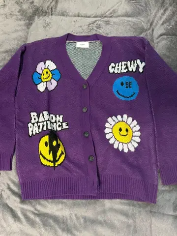 보라색 가디건 꽃 스마일리 자수 한국