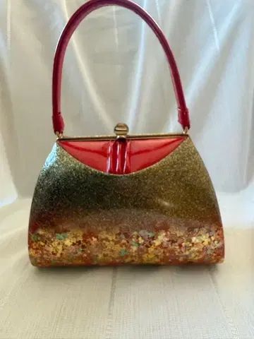 화려한 일본 의류용 백 골드와 레드 새상품급