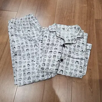 인기 완판템 도라에몽 GU 긴팔 파자마 S 사이즈