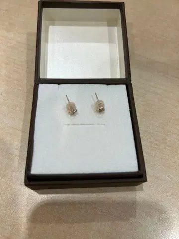 골드 귀걸이 박스 포함 미사용 새상품