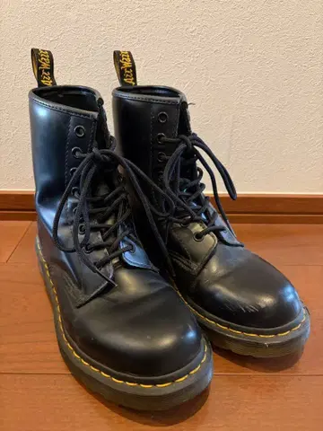 닥터마틴 8홀 부츠