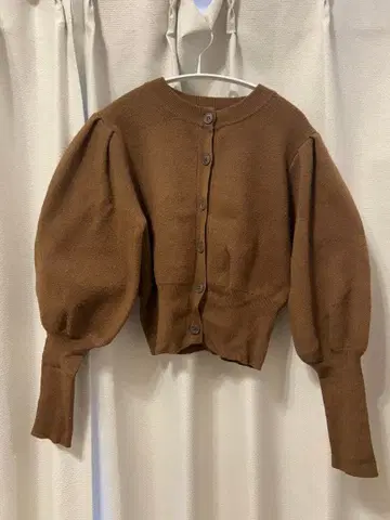 moussy (마우지) 퍼프 슬리브 니트 가디건