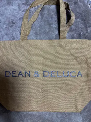 DEAN & DELUCA의 차리티 토트백(새상품)입니다