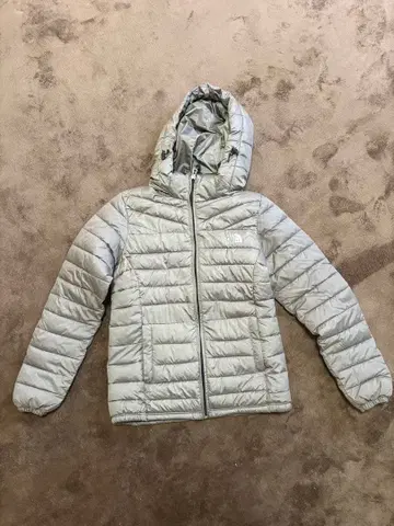THE NORTH FACE 후드 부착 다운 자켓 그레이