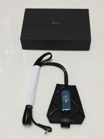 M.U.L. 엘르 가죽 키 퀼팅 엠보 (블랙)