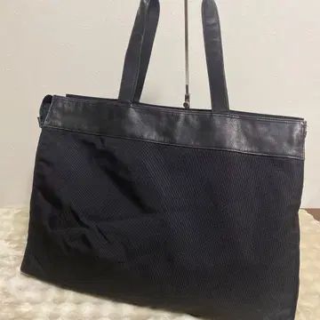 이소재 절개 블랙 토트백 비즈니스백