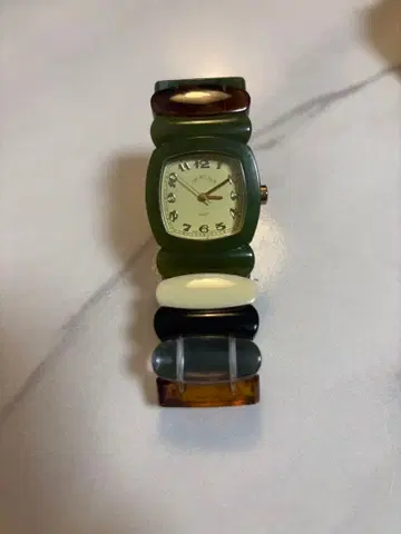 time will tell 손목시계