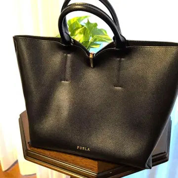 컨디션 최상 미사용에 가까운 FURLA 블랙 가죽 숄더백 2way