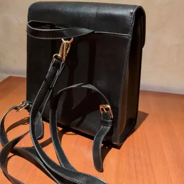블랙 가죽 백팩