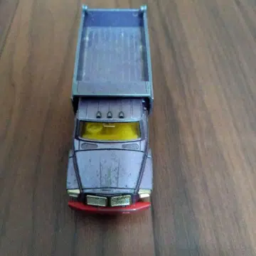 1/70 UD DUMP TRUCK tomica DANDY