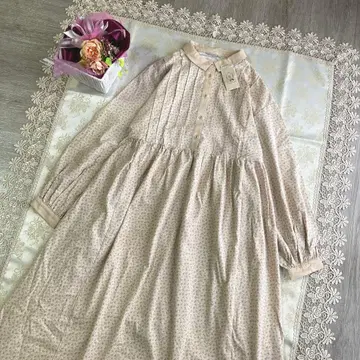 사만사 모스모스 새상품 배색 꽃무늬 원피스 베이지