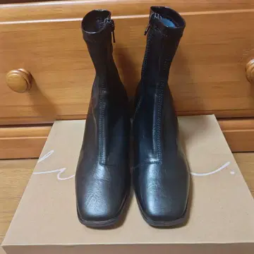 tukn. 인조 가죽 숏부츠