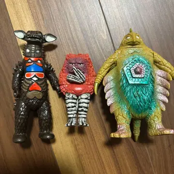 울트라 괴수 피규어 세트