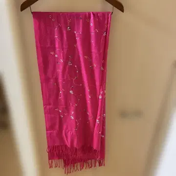 핑크 자수 스톨