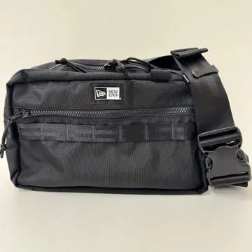 NEW ERA 바디백 블랙