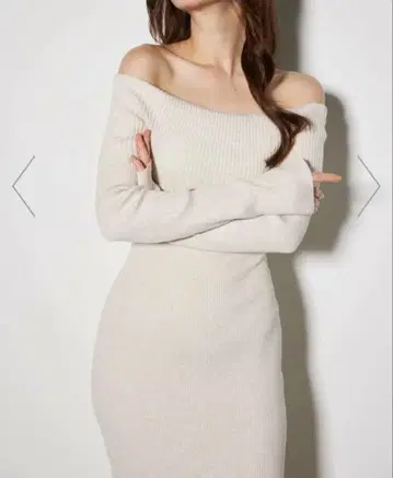 오프숄더 타이트 니트 원피스 베이지