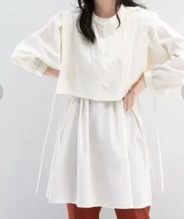 화이트 블라우스