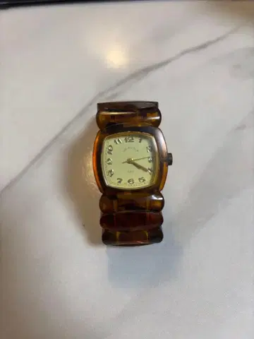 time will tell 손목시계