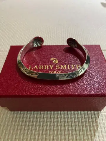 LARRY SMITH/TRIANGLE SIDE SHELL BRACELET