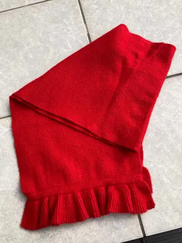 FOXEY, 폭시, 머플러 레드 포인트 컬러로