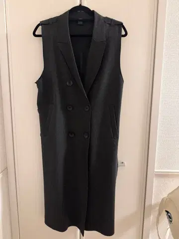 다크 그레이 슬리브리스 롱 베스트