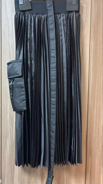 sacai 플리츠 스커트 미사용 새상품