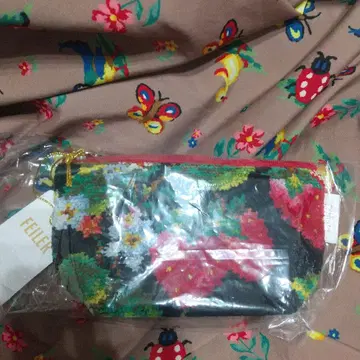 새상품 페이러 스트로베리 파우치