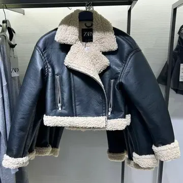 ZARA 더블 페이스 숏 자켓 보아