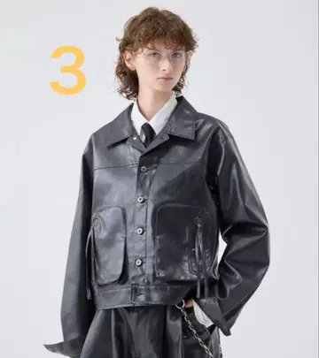 블랙 가죽 버튼 부착 자켓