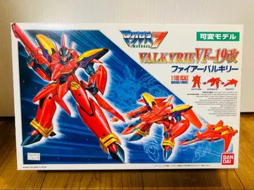 반다이 1/100 파이어 발키리 VF-19