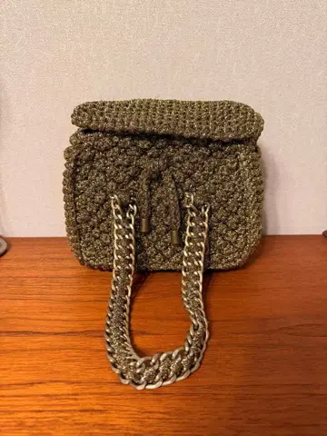 LeApiOperaie 레어피오프라이 골드 파티 백 이탈리아제