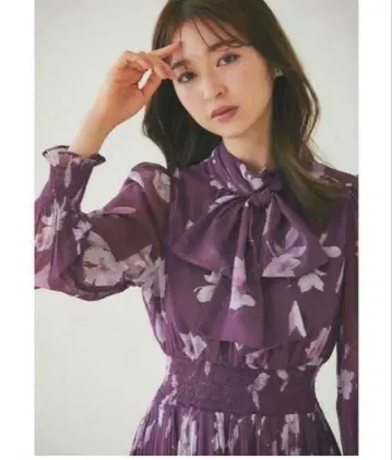 새상품 2WAY 보타이 리본 포함 플라워 프린트 셔링 플리츠 원피스